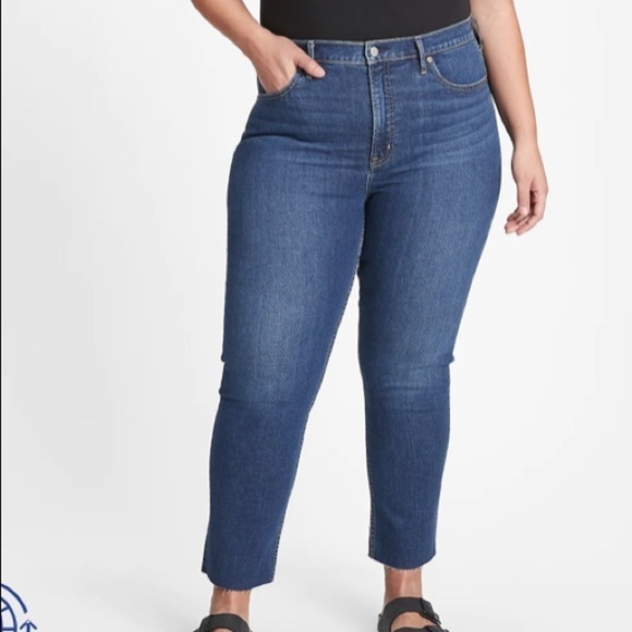 GAP NWT High Rise Vintage Slim Dark Wash Frayed Gem Jeans size 18/34